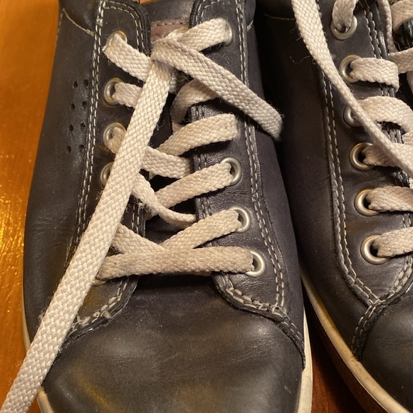 Ecco Leather Women’s Sneakers Black - Size 9 Used - Picture 8 of 10